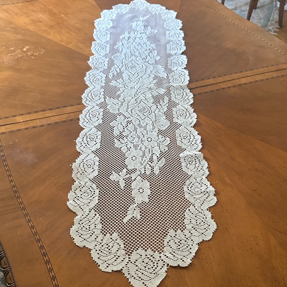 IVORY LACE TABLE RUNNER-ELEGANT FLORAL HOME DINING ACCEN